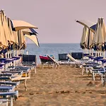 Flat Close To The Sea דירה